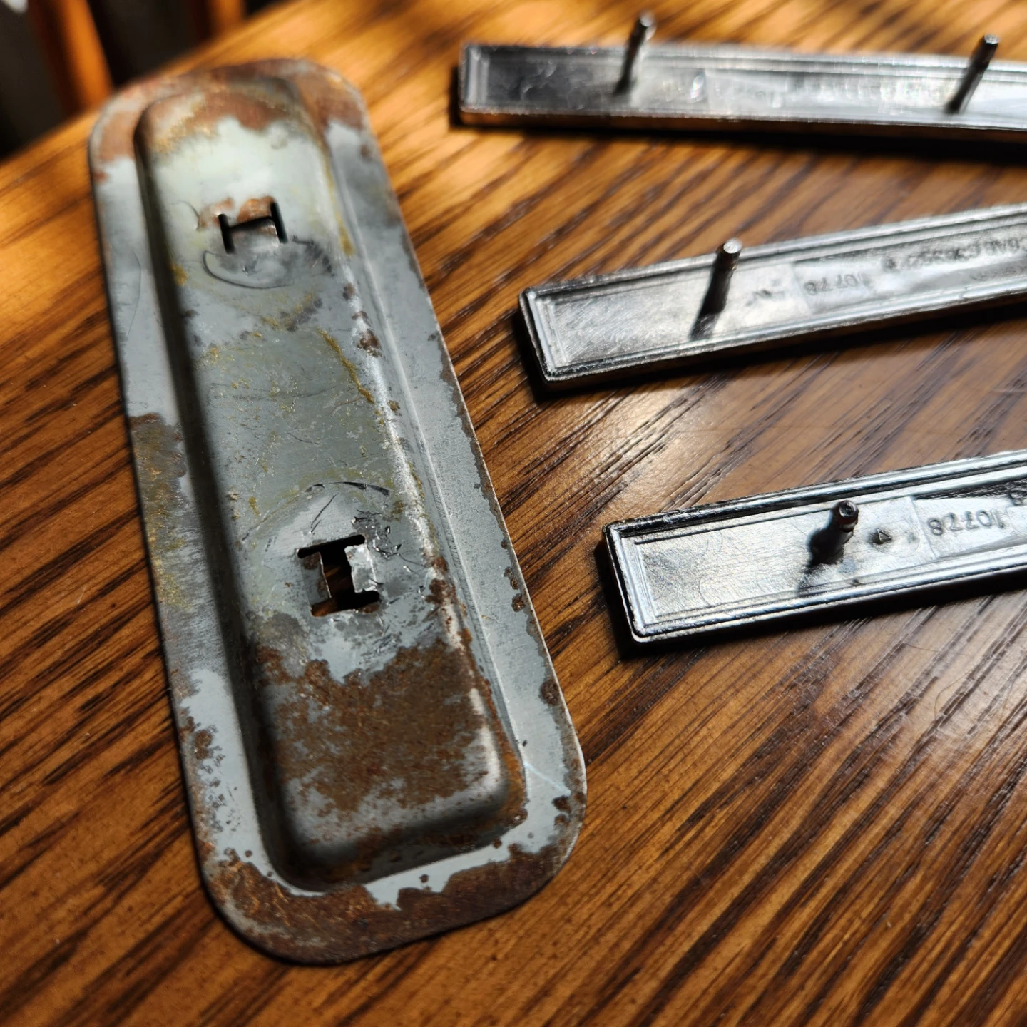 Set of 3 Ford Emblems & 1 retainer 1966 Galaxie - photo 3