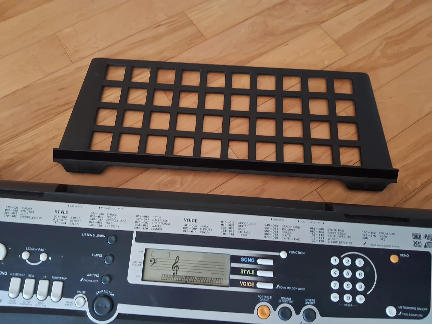 YAMAHA YPT-210 DIGITAL KEYBOARD - photo 4