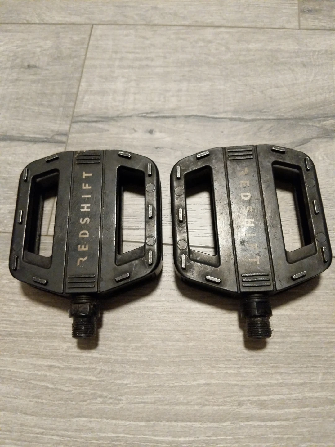 Red shift mountain biking pedals