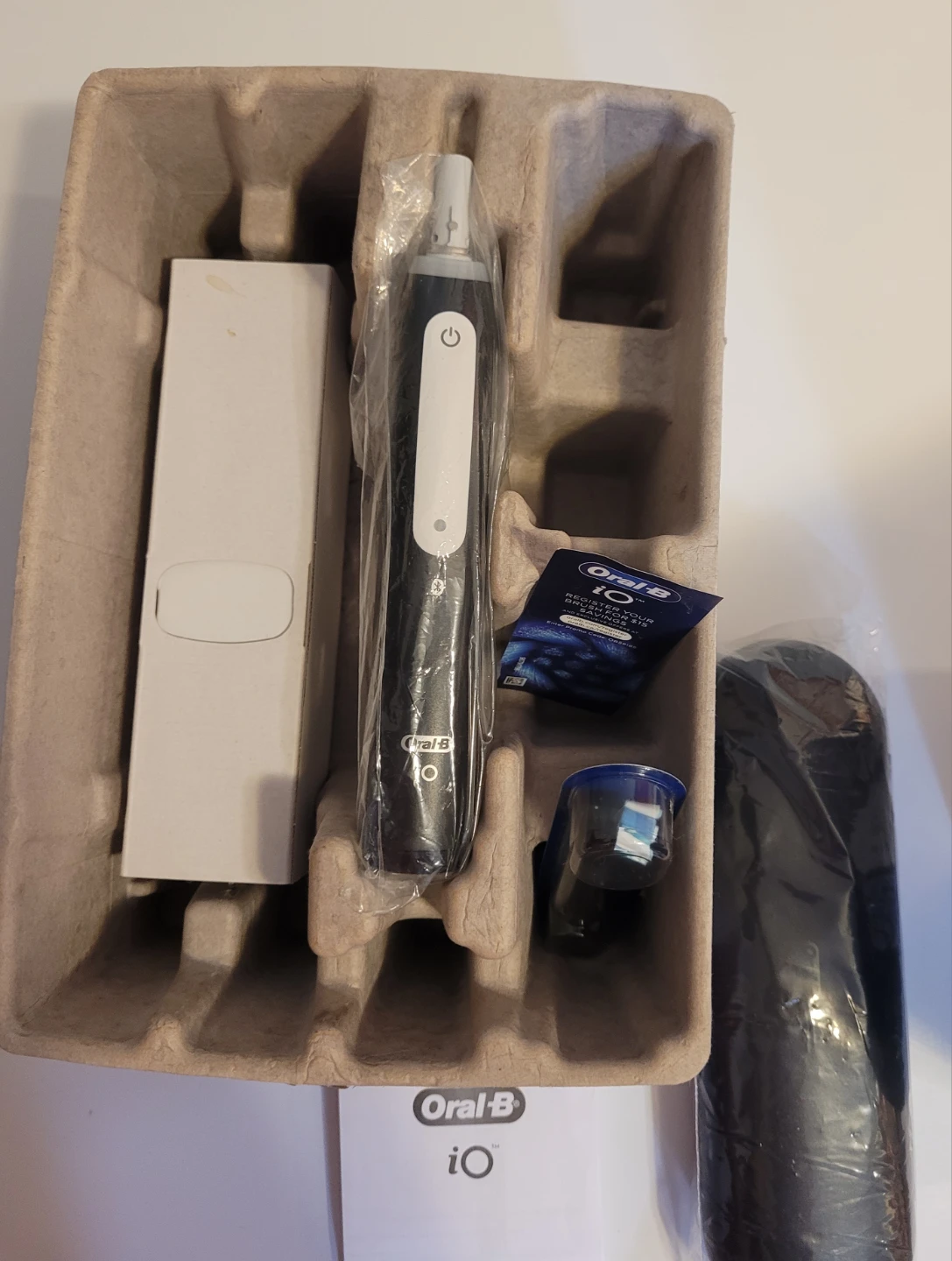 Oral-B iO Series 4 Rechargeable Electric Toothbrush - photo 2