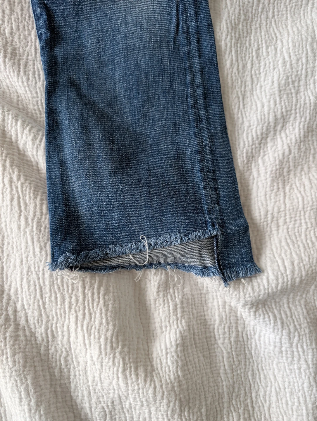 MOTHER Insider Crop Step Fray Jeans - photo 3