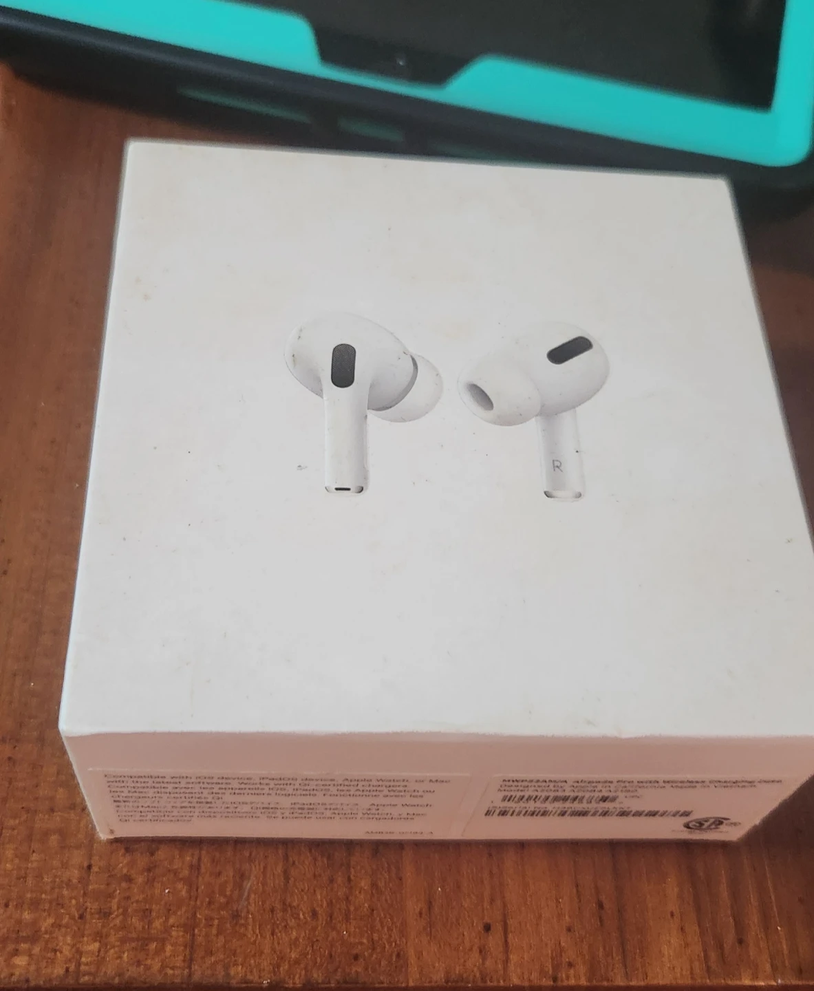 Apple AirPods Pro with Wireless Charging Case