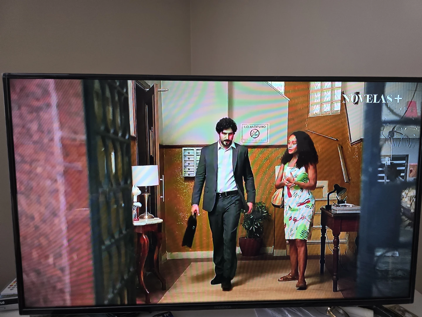 Insignia 43" LED TV 1080p - photo 5
