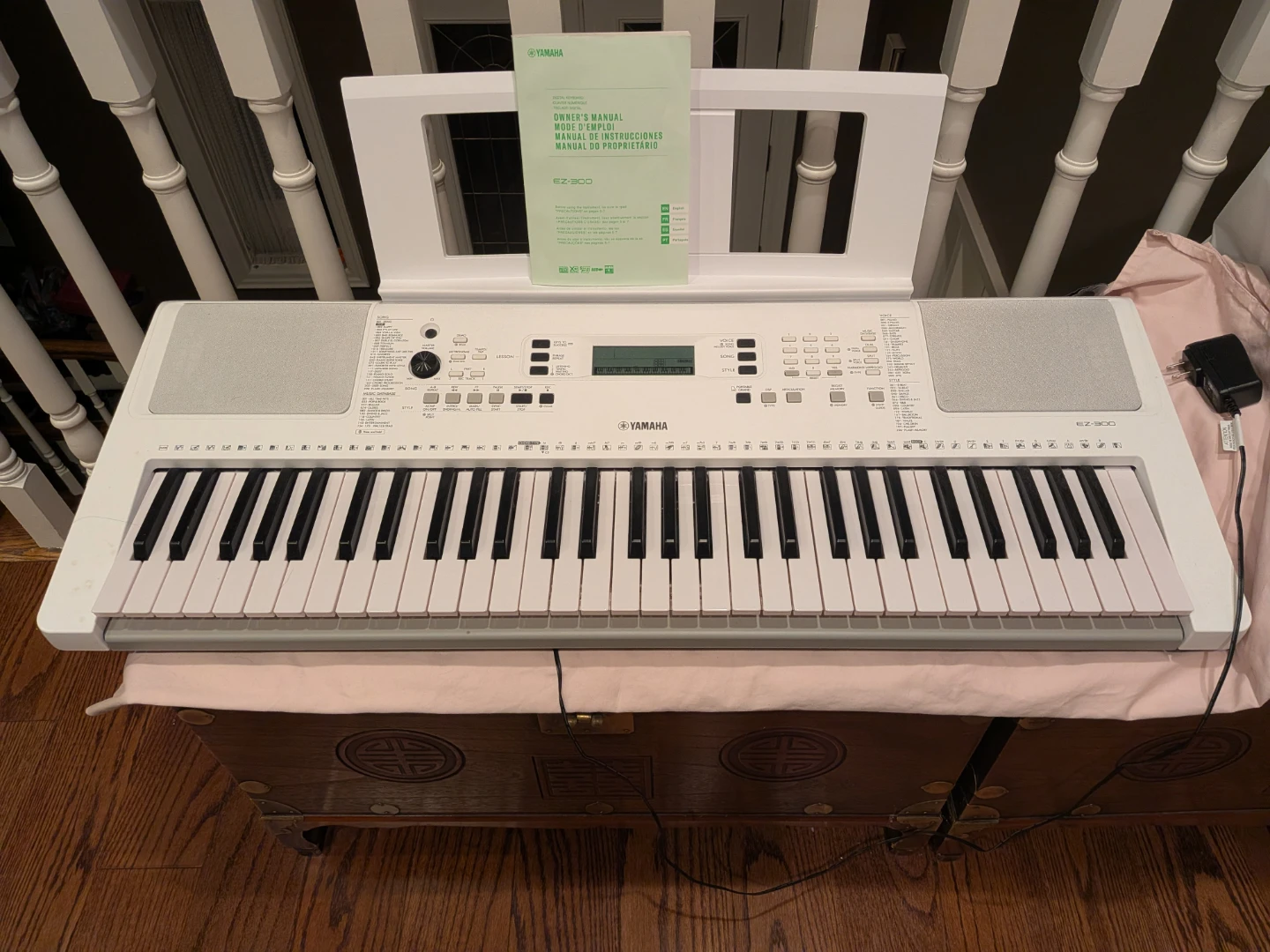 Yamaha EZ-300 Portable Keyboard