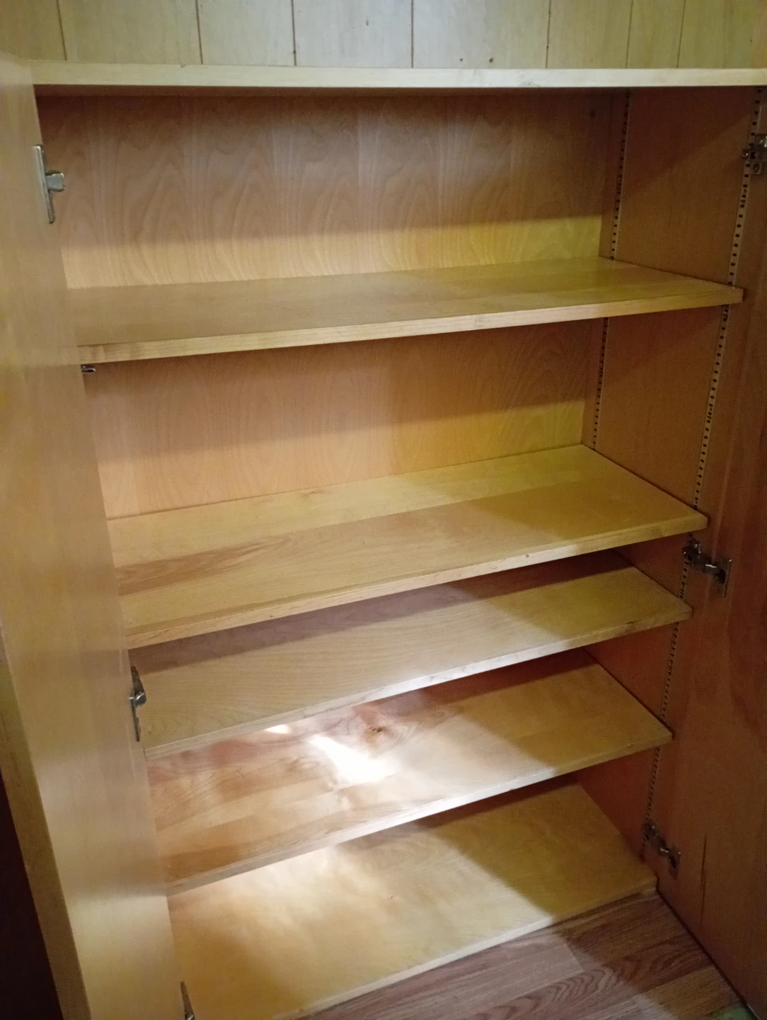 3 Light Wood Cabinets - photo 5