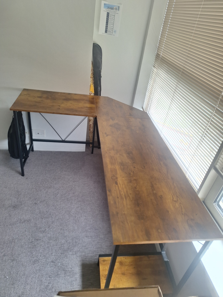 Work/Gaming Desk - photo 2