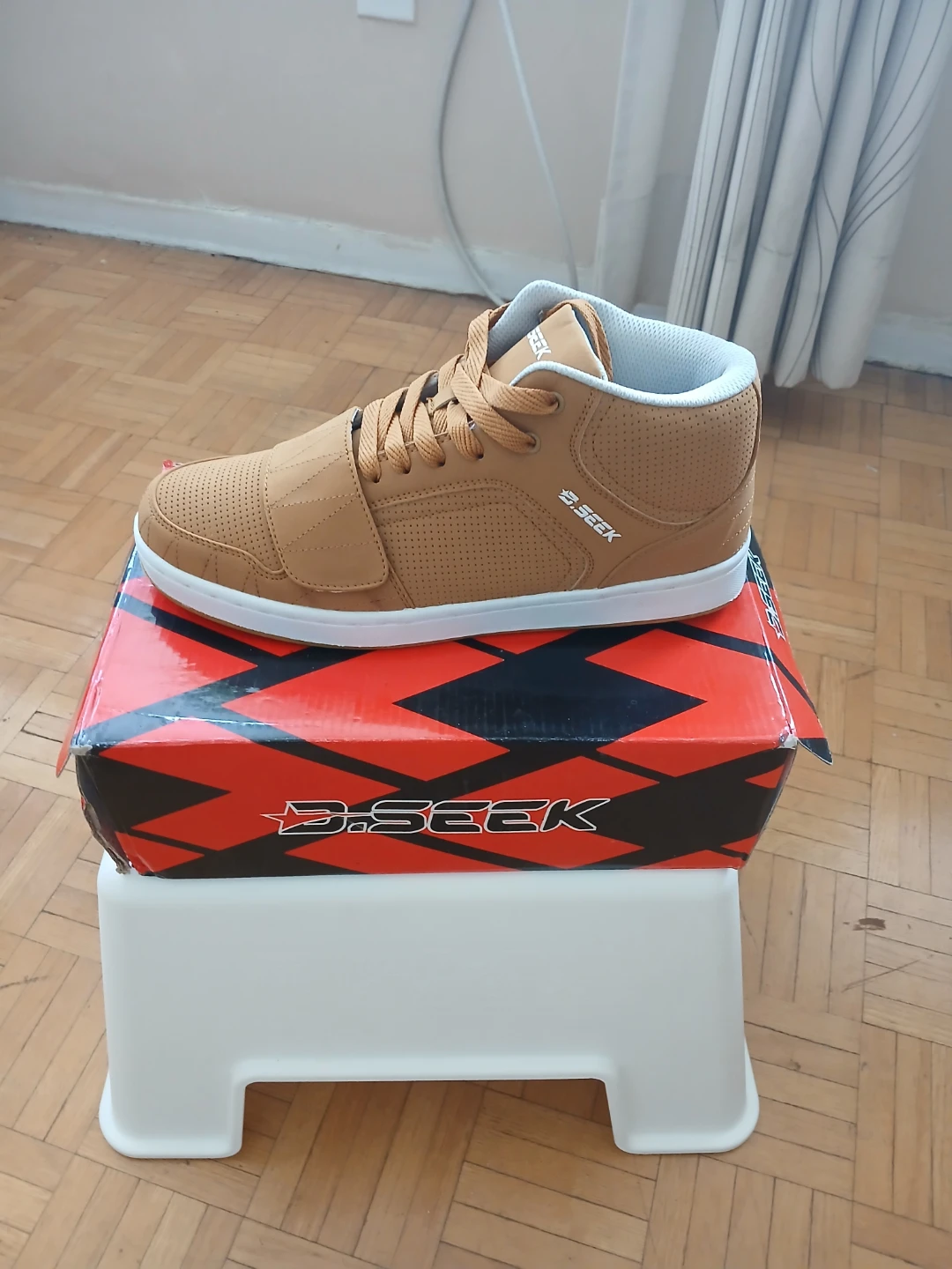 B.SEEK Mid-Top Sneakers - Tan Size 10 - photo 2
