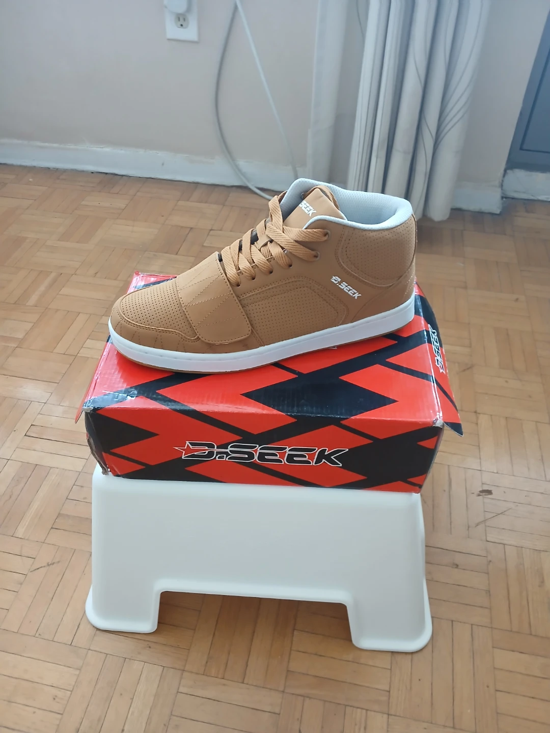 B.SEEK Mid-Top Sneakers - Tan Size 10 - photo 4