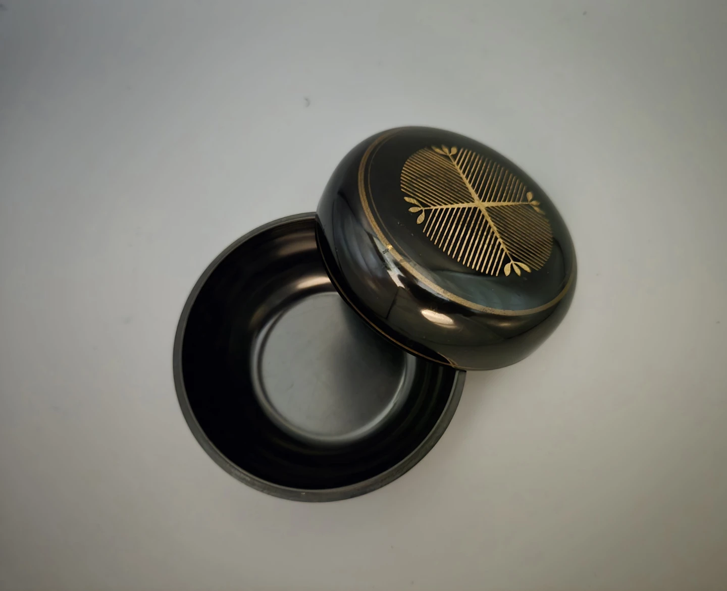 Small Vintage Lacquer Trinket Box