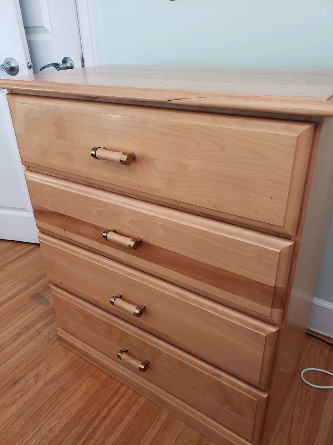 Light Wood 4-Drawer Dresser