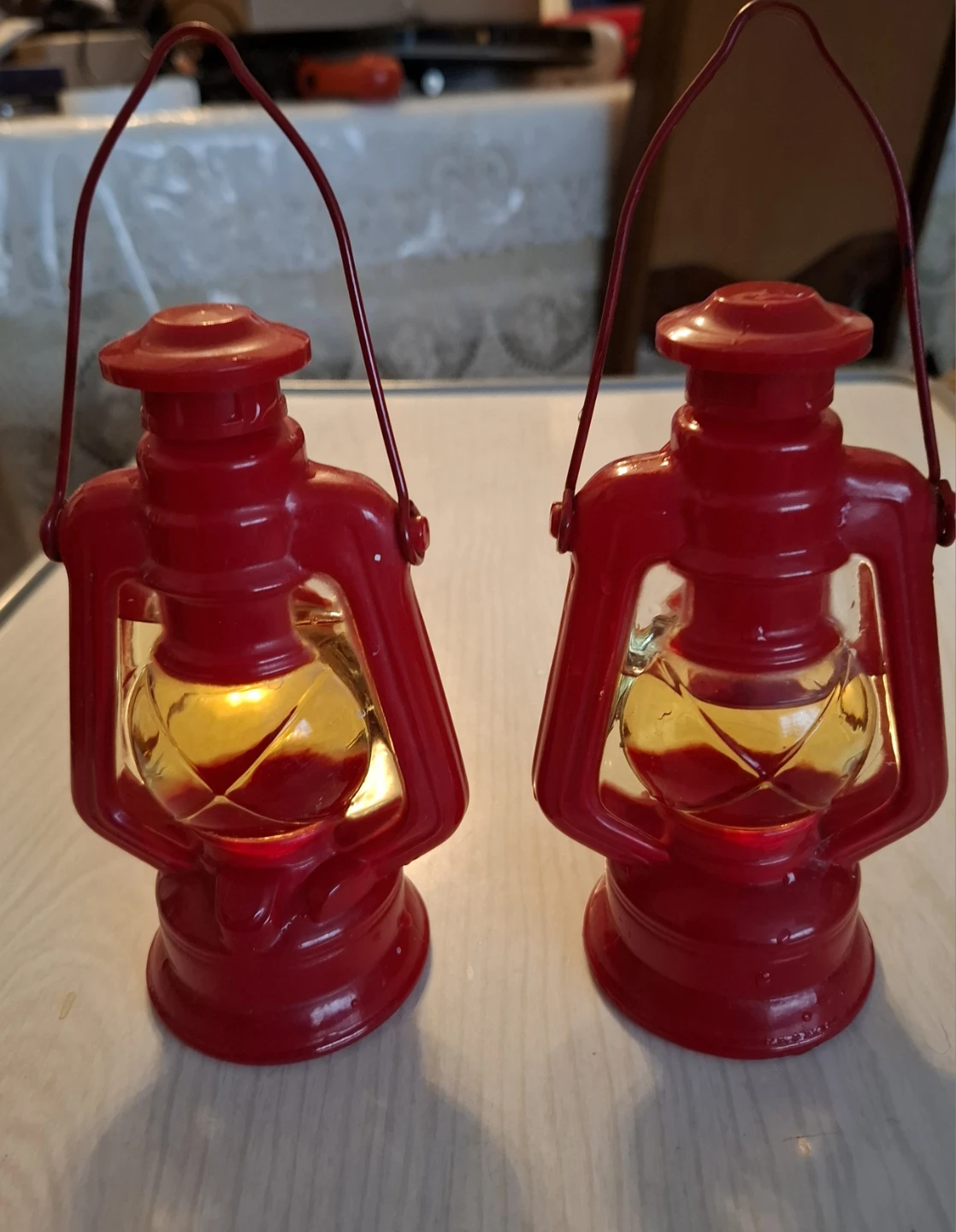 Two Red Lanterns - photo 2