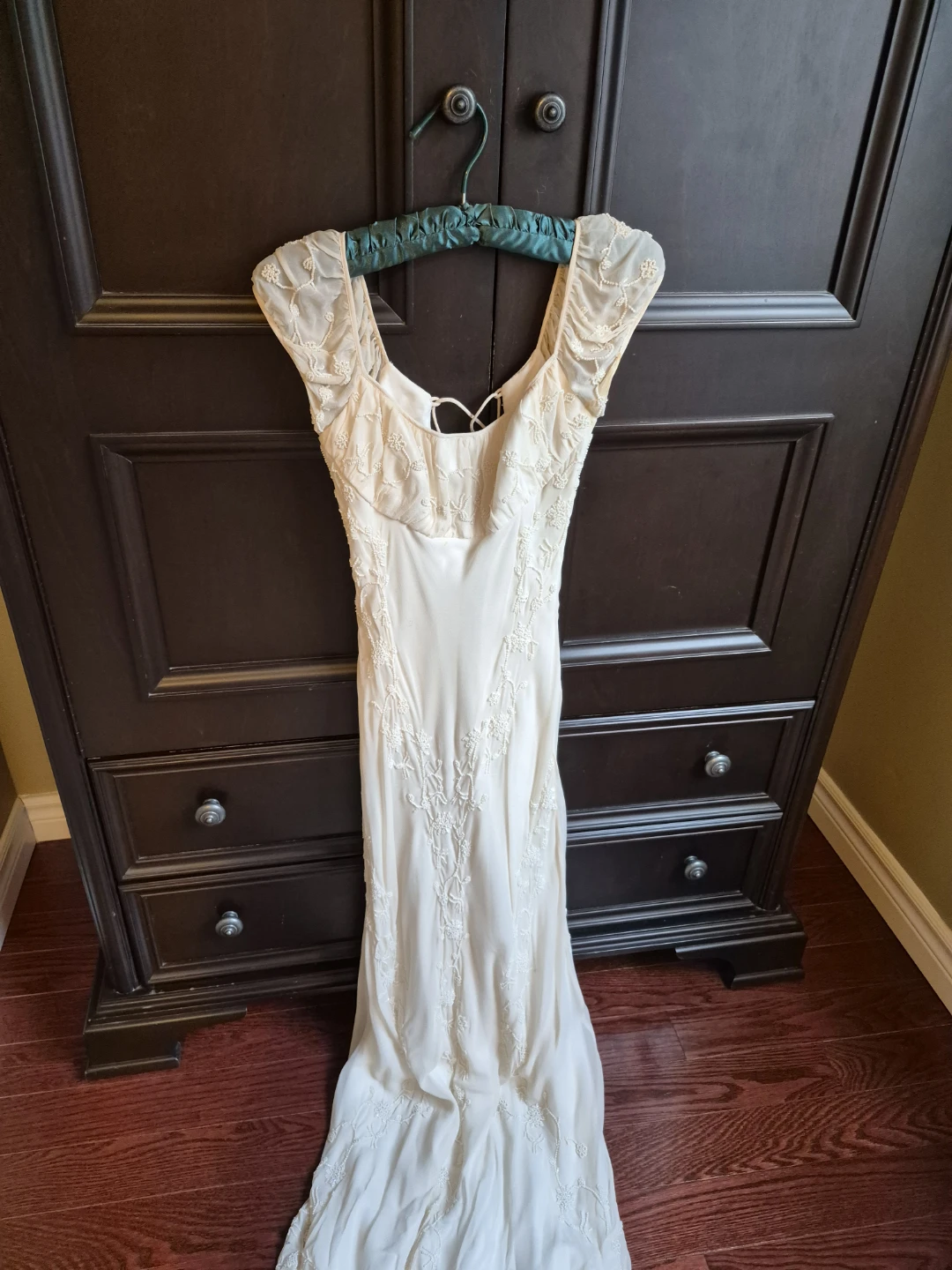 Beaded Lace Cap Sleeve Wedding Dress - photo 2