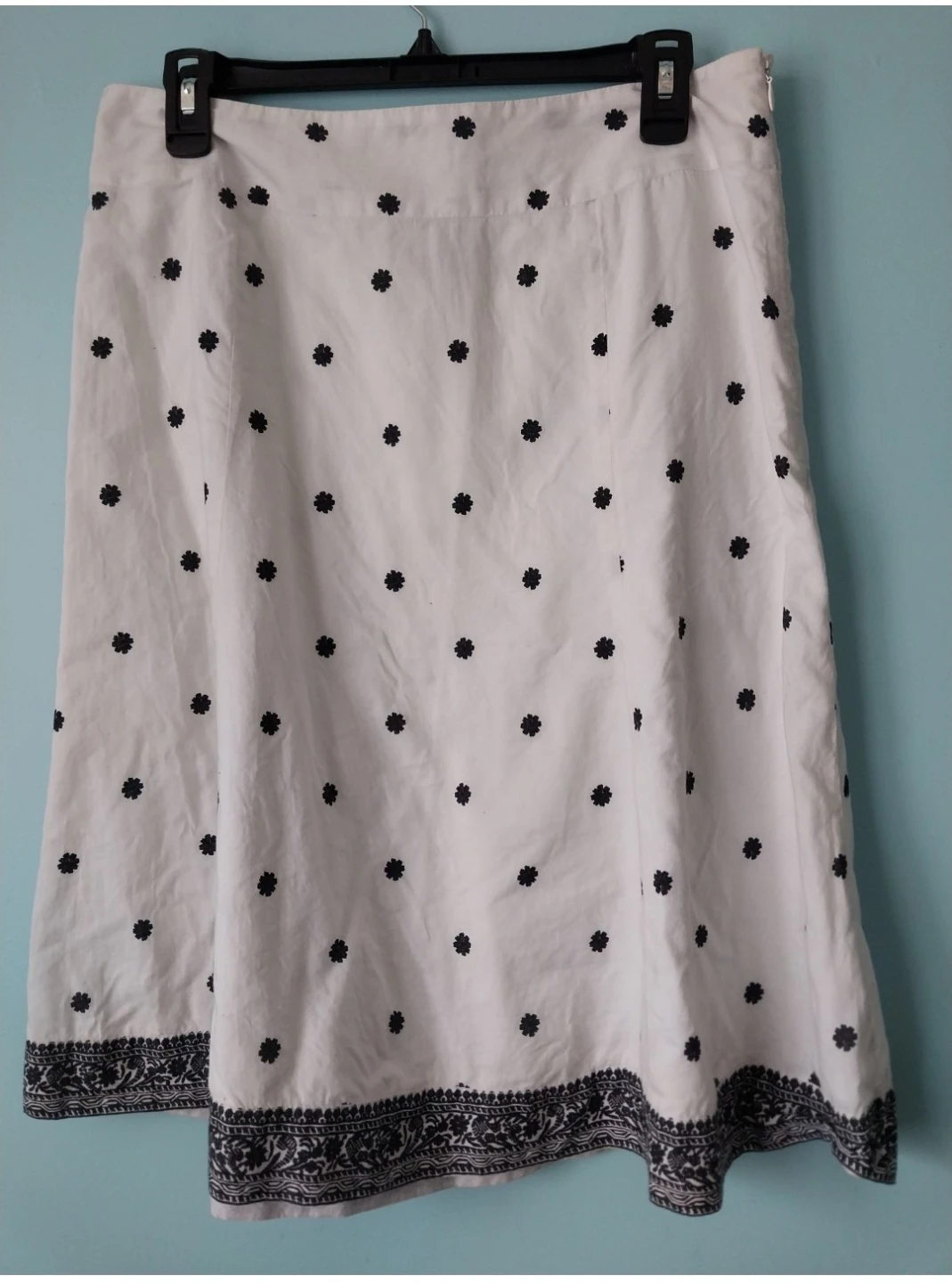 Zara. Gap and Suzy Skirts. It's available. $7 EACH. - photo 4