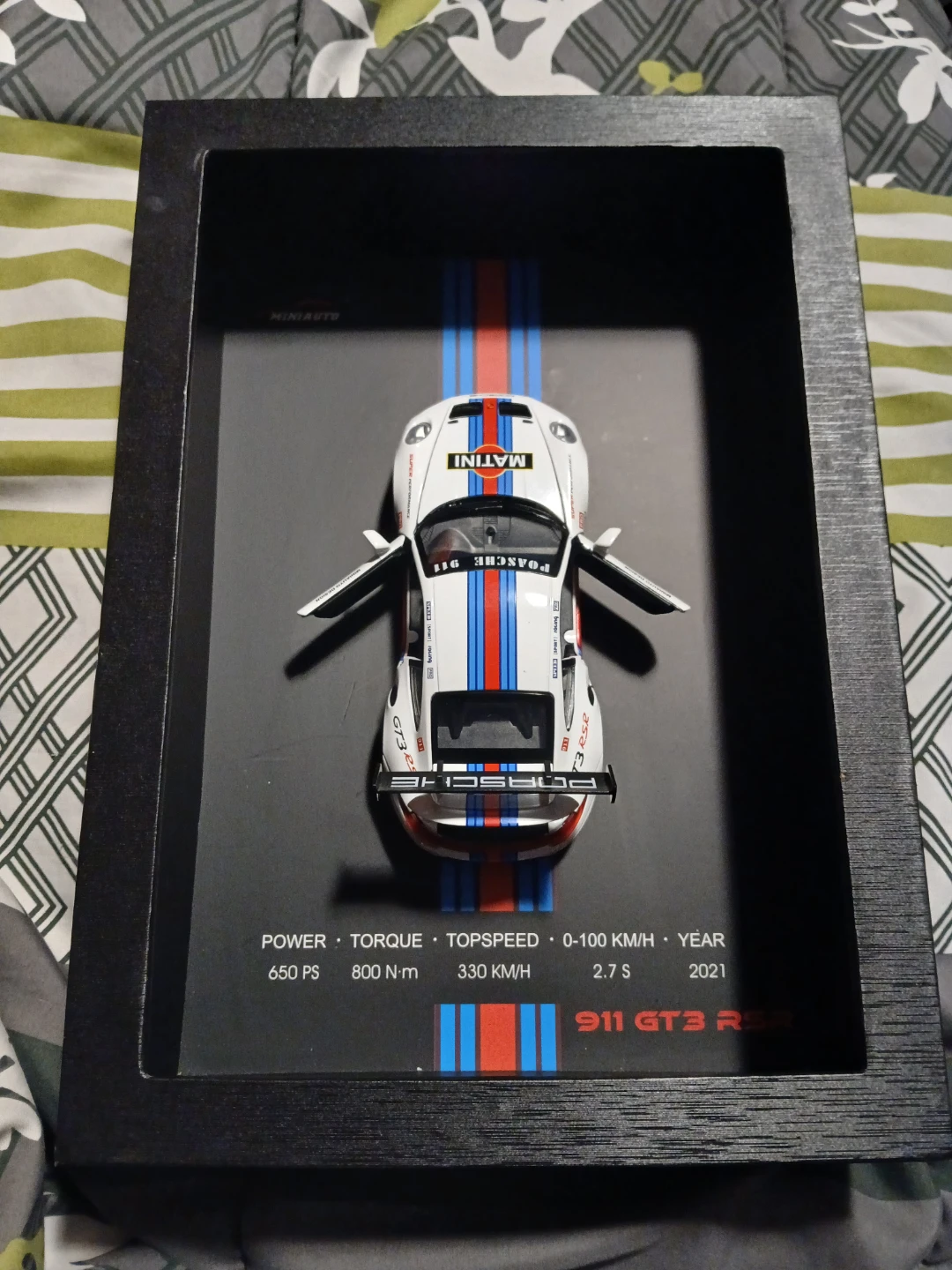 Porsche 911 GT3 R Martini Racing Diecast Model - photo 2