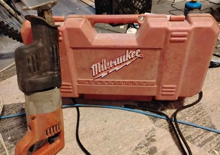 Milwaukee Heavy-Duty Reciprocating Saw with Case