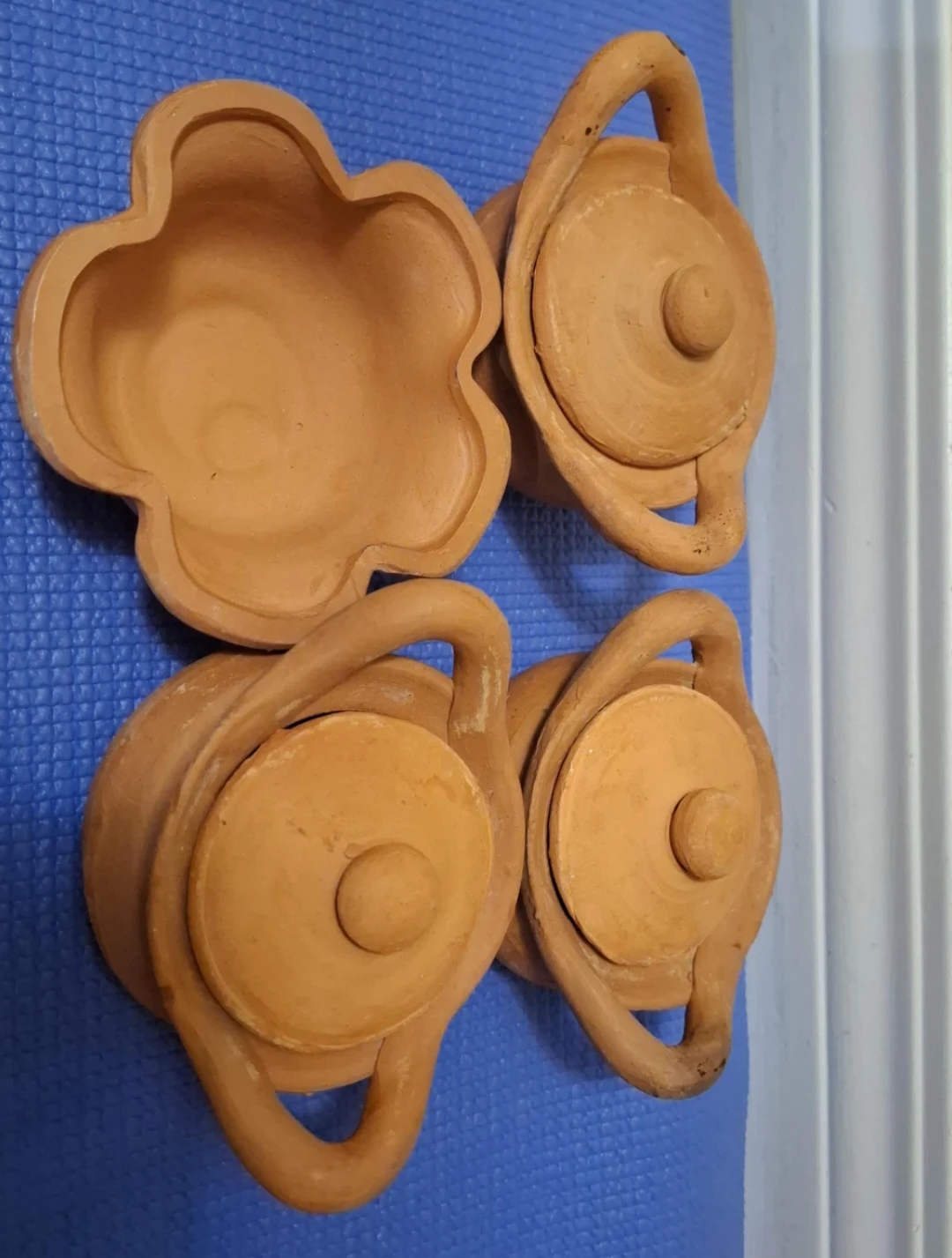 Set of 3 Terracotta Pots and 1 Terracota Bowl