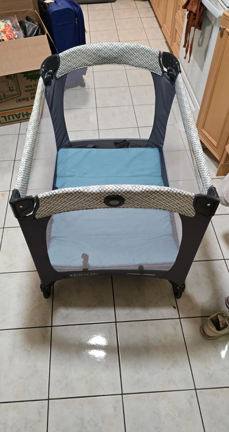 2-in-1 Graco Pack 'n Play Portable Playard and bassinet