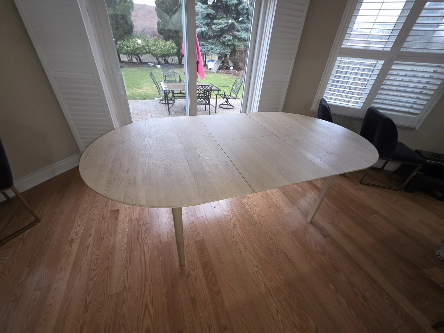 Extendable Oval Dining Table - Light Wood