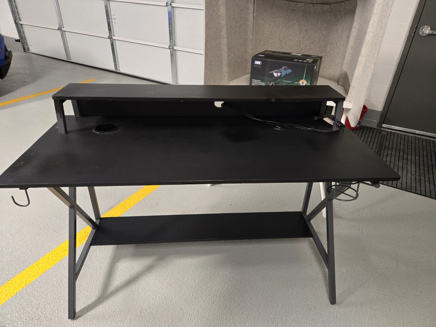 Black Gaming Desk - photo 2