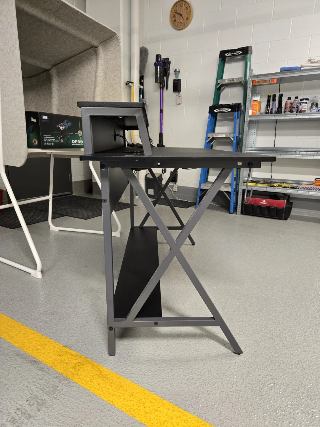 Black Gaming Desk - photo 3