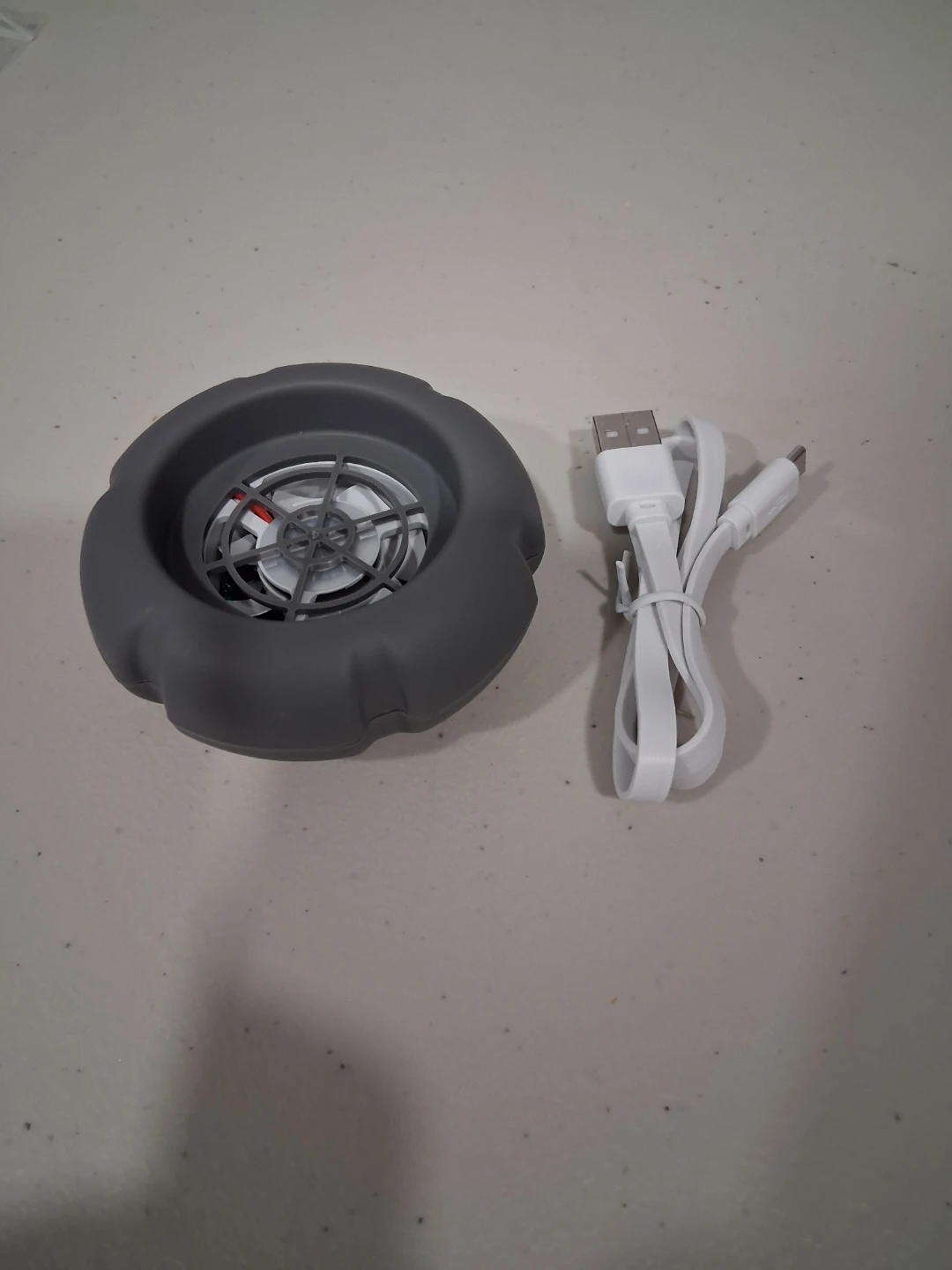 Scentsy Mini Fan Diffuser with Amazon Rain Pods - photo 2