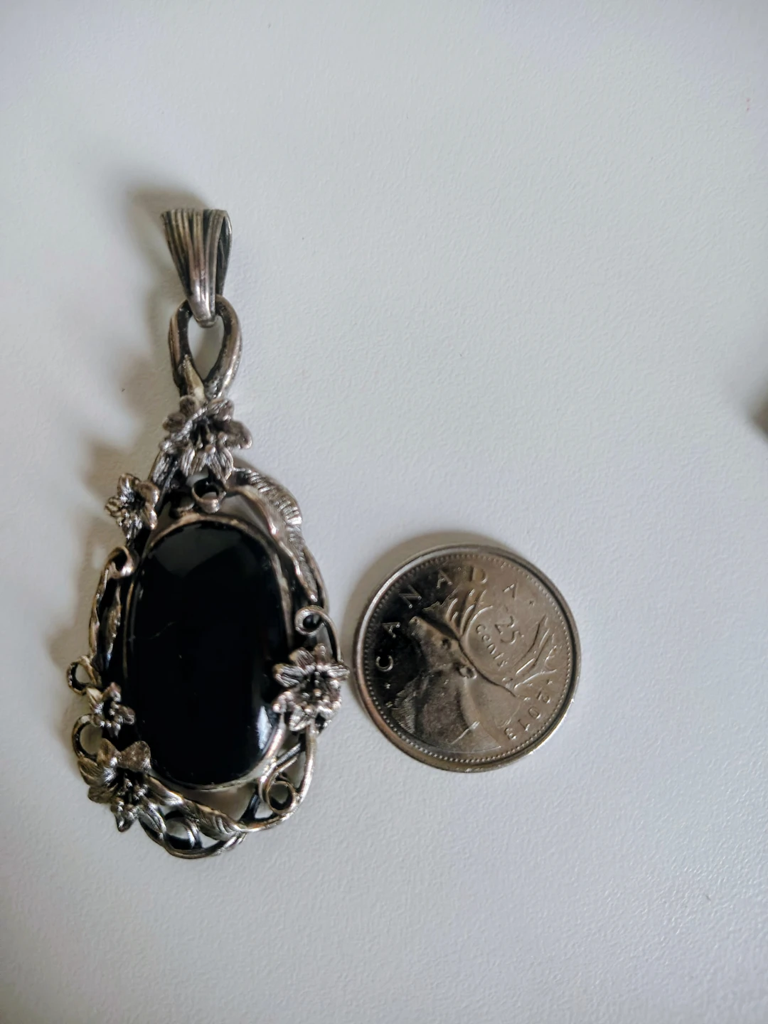 ✨ New, Never Worn Art Nouveau–Style Pendant ✨ - photo 3