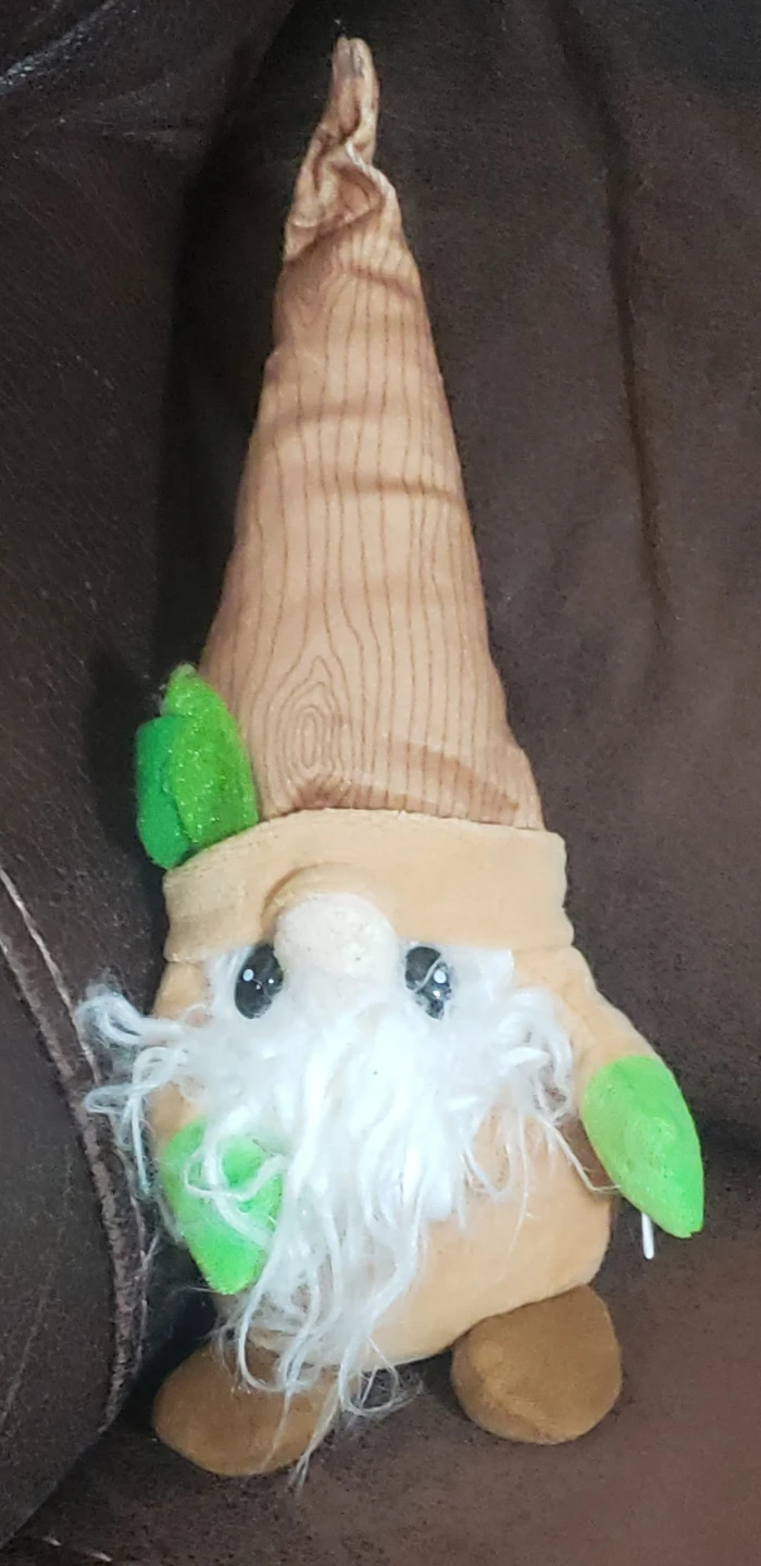 2 Small Gnome Plushies  From Hug. - photo 2