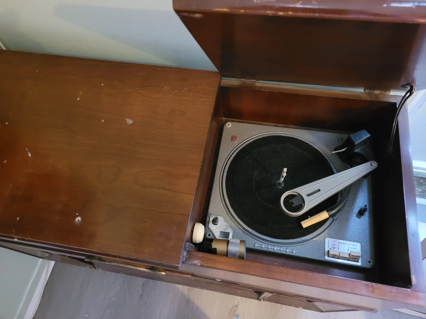 Vintage Record Player Cabinet - photo 5