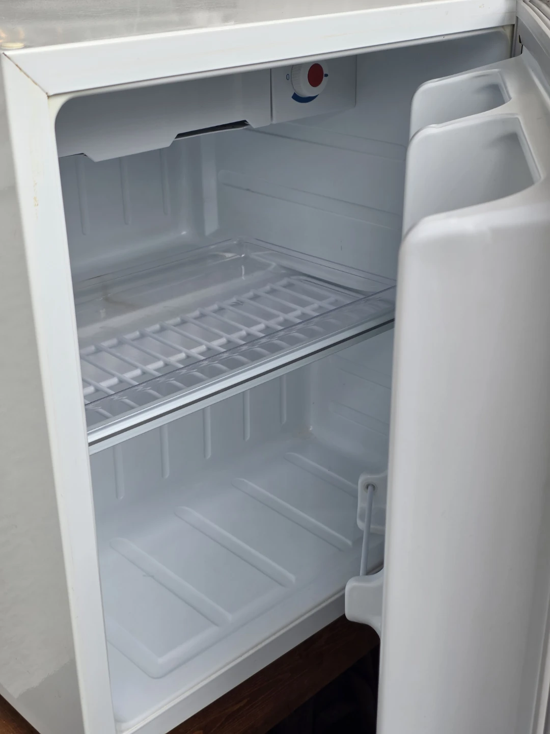 Danby White Mini Fridge - photo 3