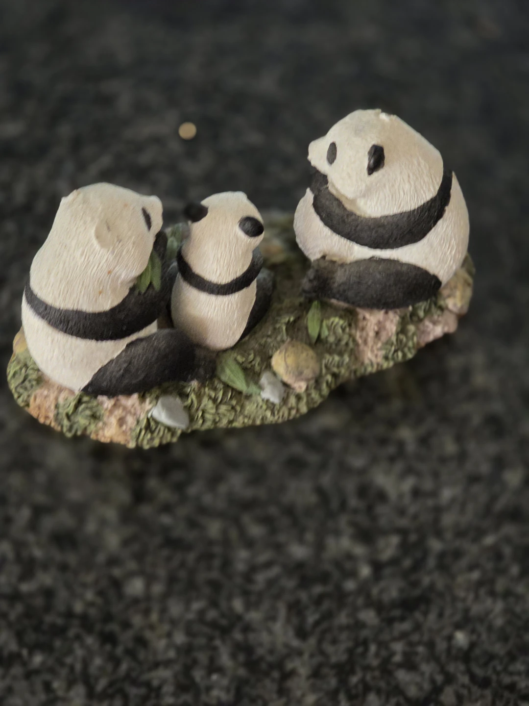 Ocean Park Hong Kong Panda Family Figurine - photo 2