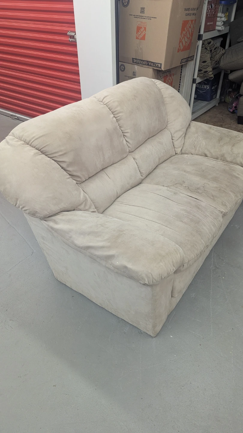 Free Delivery - Comfy Couch