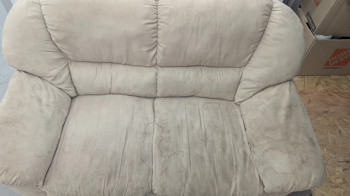Free Delivery - Comfy Couch - photo 5