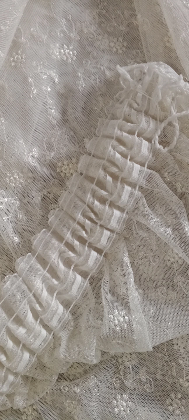 White Lace Trimmed Overlay Fabric - photo 3