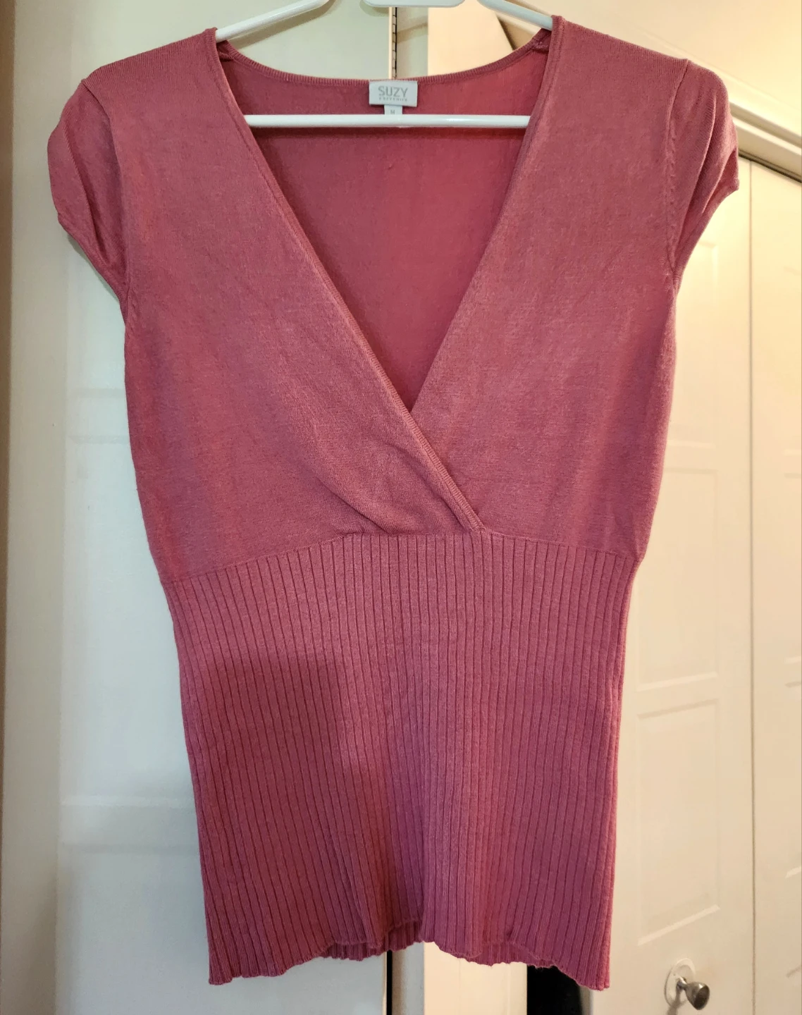 USED ~ Vintage Suzy Shier V-Neck Knit Top, M