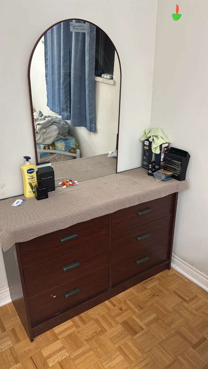Dressing csbine with mirror