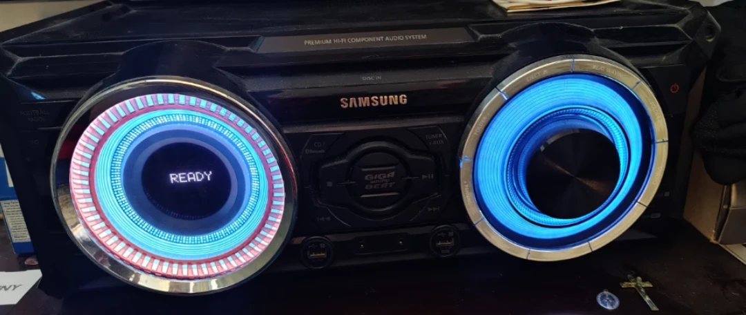 Samsung Giga Beat Premium Hi-Fi Component Audio System