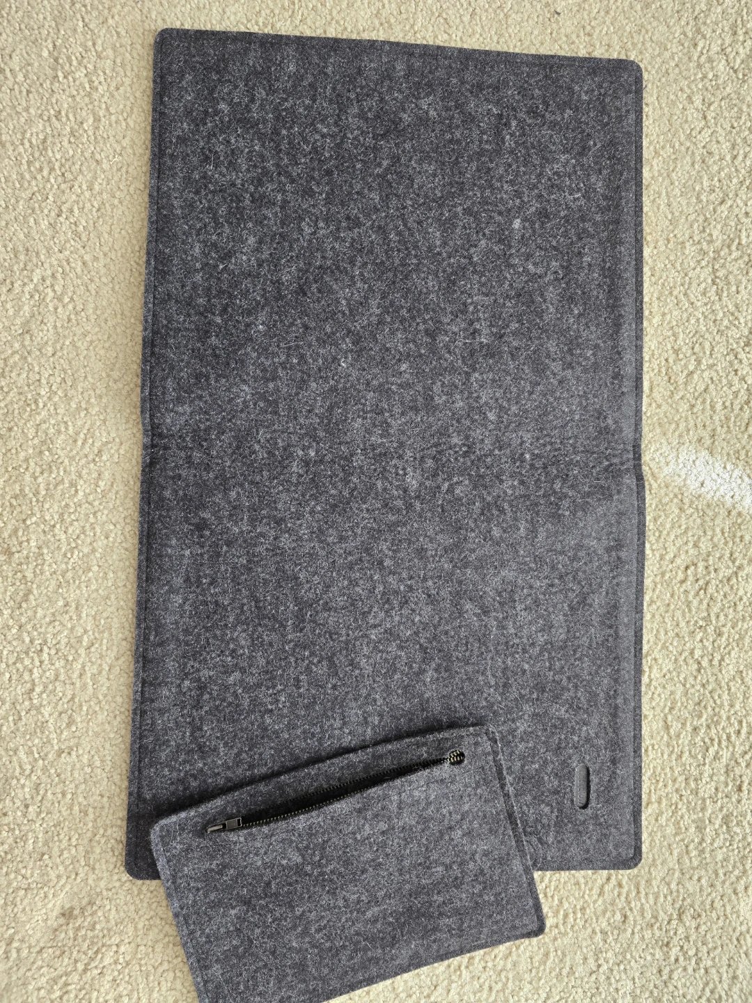 Nedrelow Wool Laptop Sleeve with Zippered Pouch - photo 4