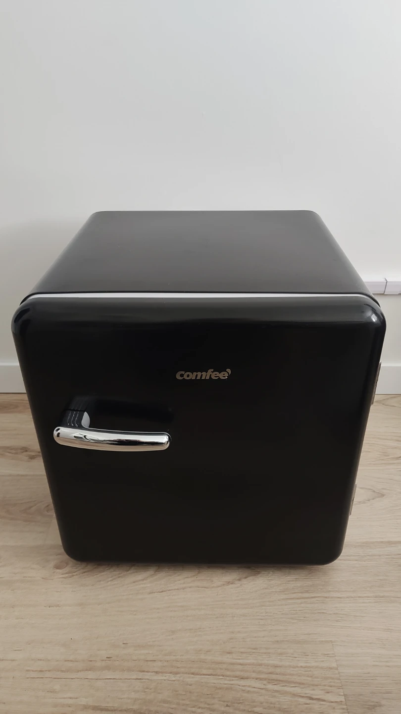 Retro Mini Fridge – Comfee Bar Fridge – Quiet & Compact