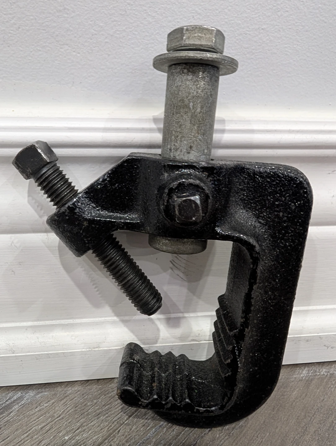 EUC - Heavy Duty Pipe C - Clamp