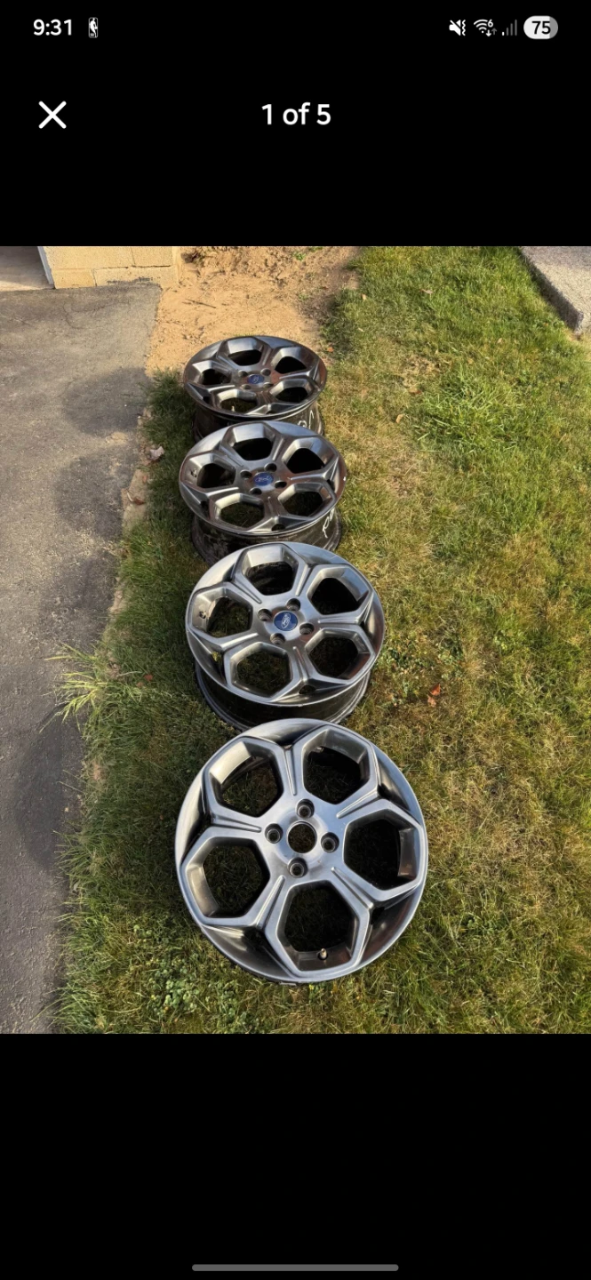 Ford ecosport/fiesta mags and tire