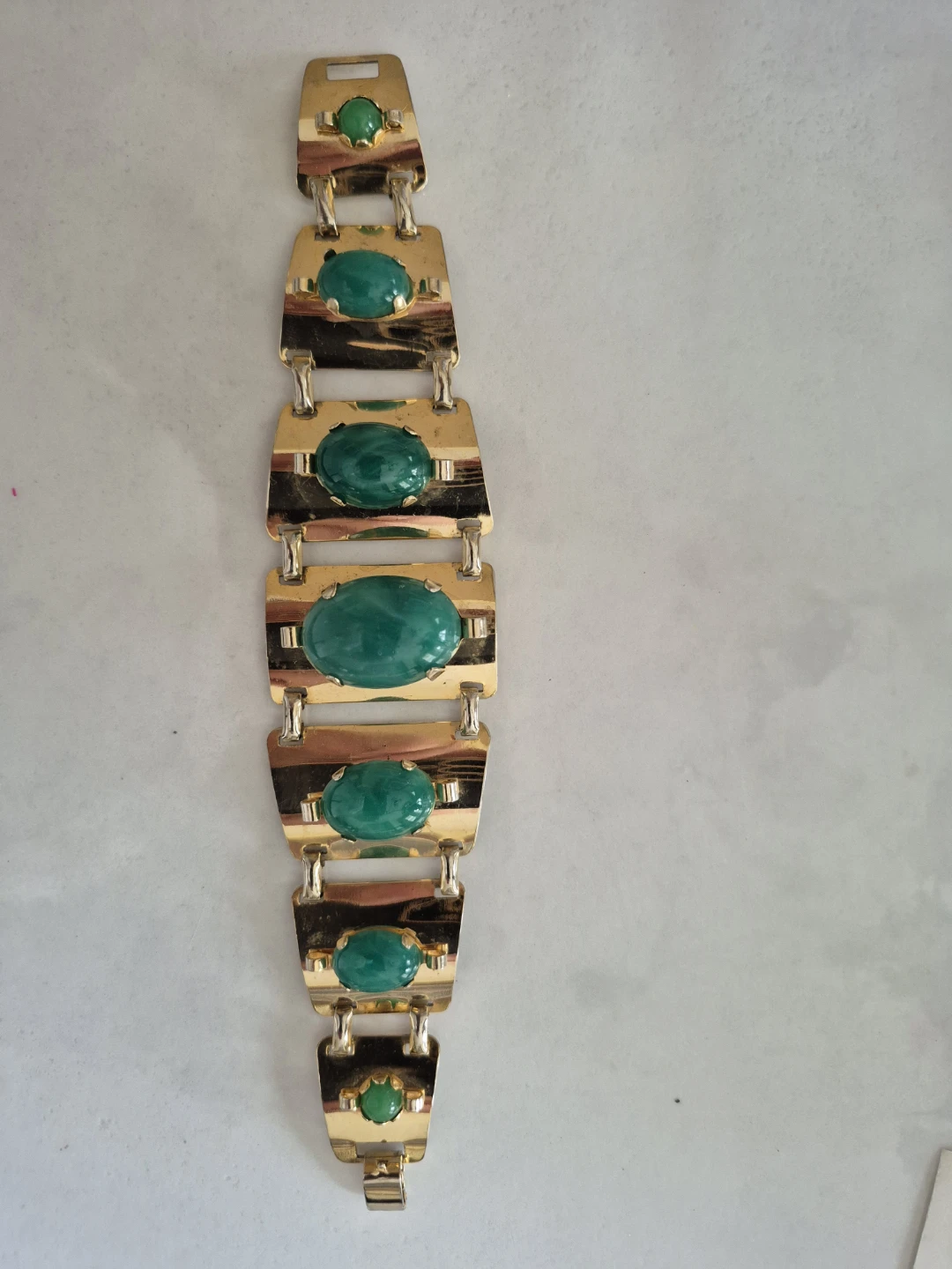 Vintage Gold Tone Bracelet with Green Glass Cabochon Stones