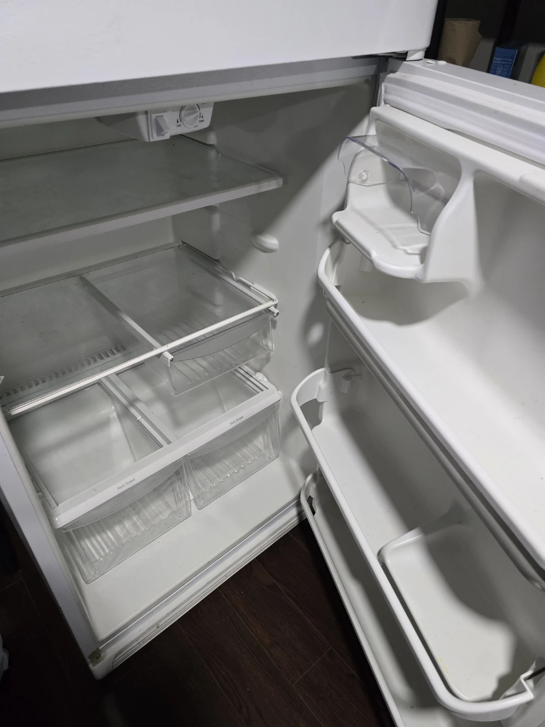 White Frigidaire Top Freezer Refrigerator - photo 3
