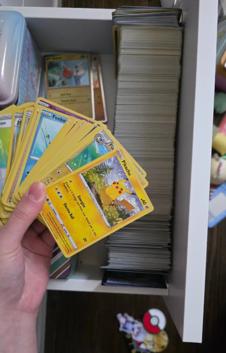 100 random Pokémon cards (Mint condition)
