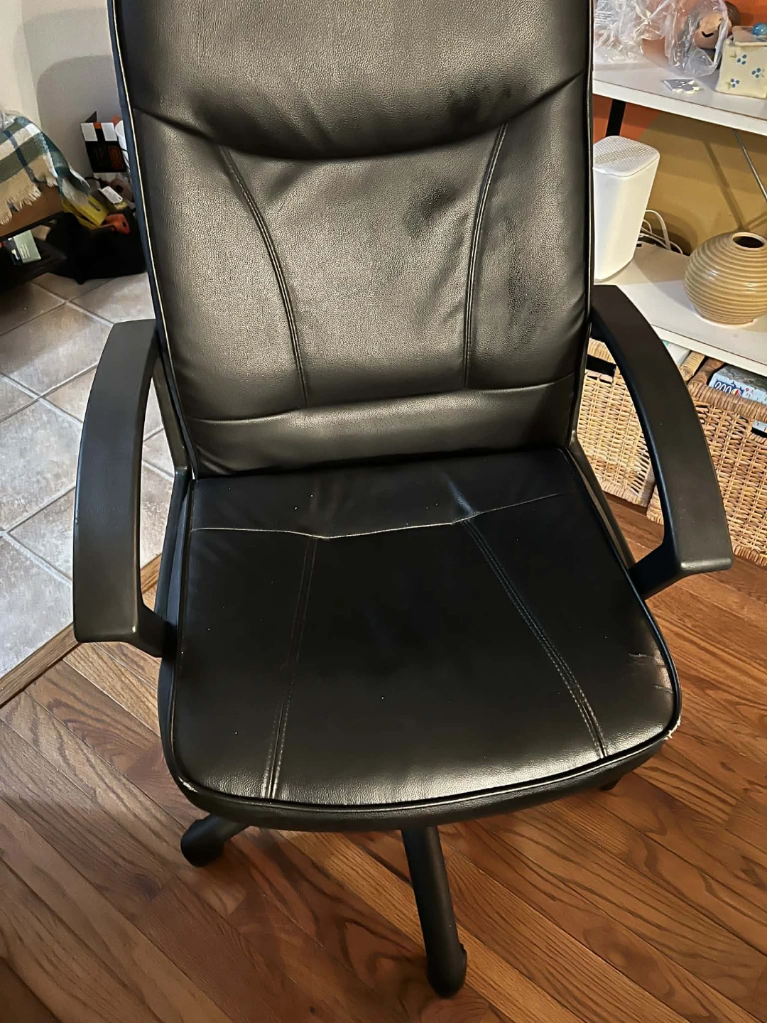 Ikea desk + Chair - photo 4