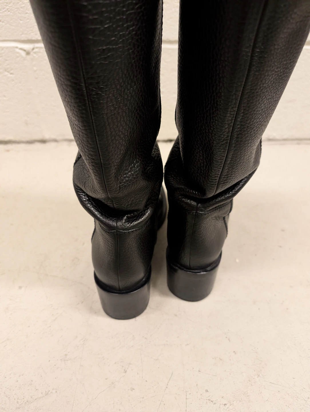 Gucci Black Leather Knee-High Boots Size 38 - photo 2
