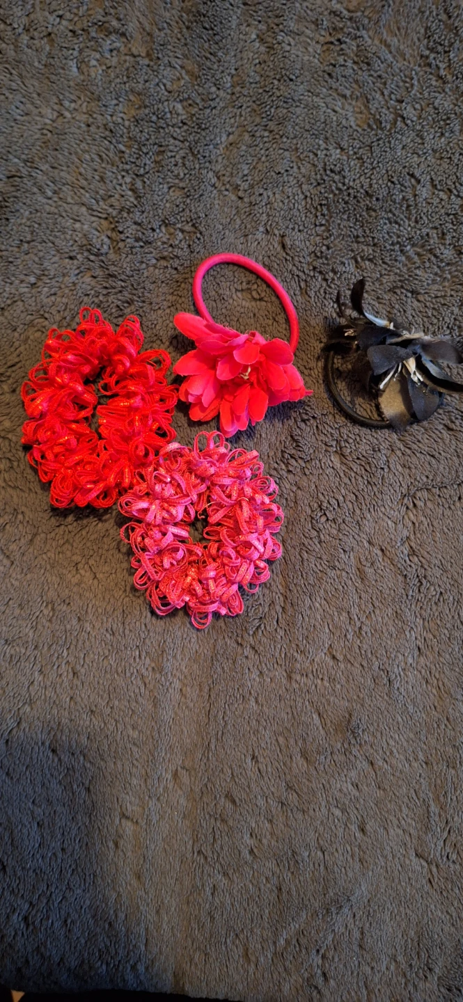 Set of 4 Scrunchies & Hair Tie