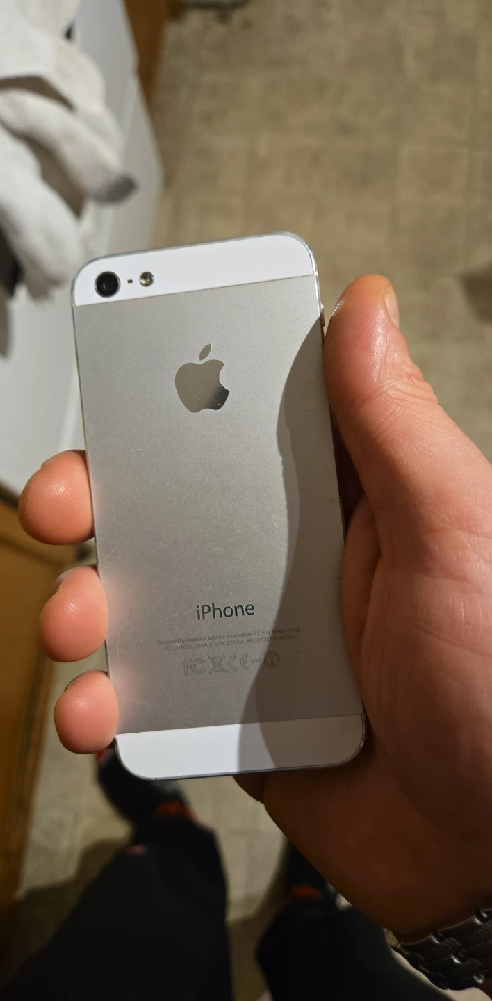 Apple iPhone 5s - photo 2
