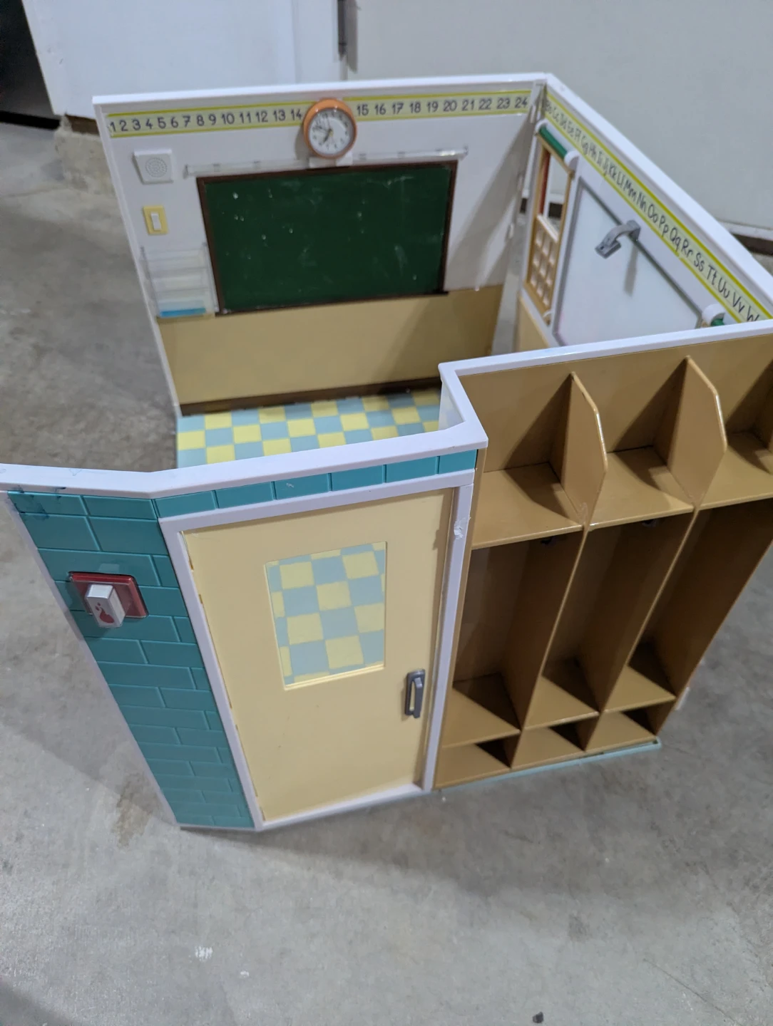 Dollhouse School Classroom Playset - photo 4