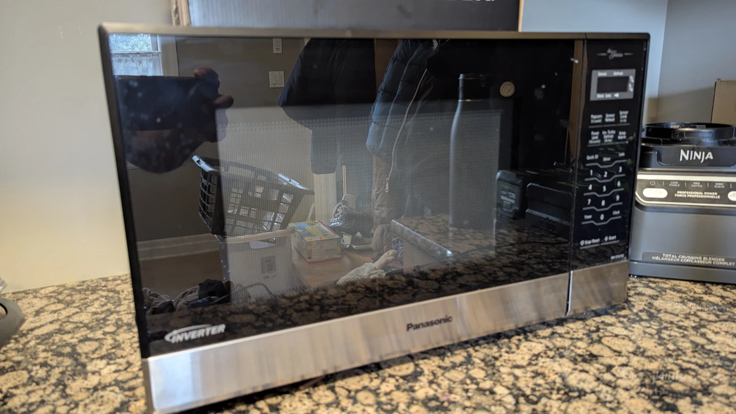 Panasonic Inverter Microwave NN-ST676S