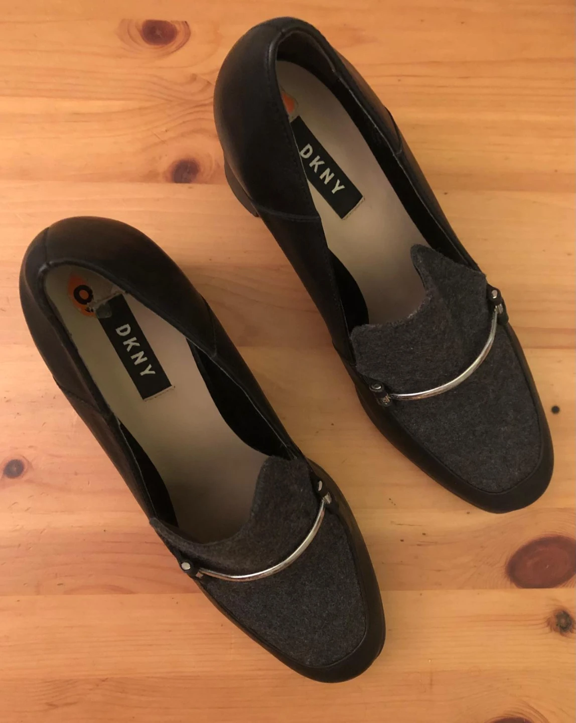 DKNY Women's Black Heeled Loafers Size 7.5 - photo 3